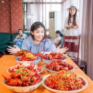 蝦匠小龍蝦 舌尖上的紅韻傳奇與視覺盛宴